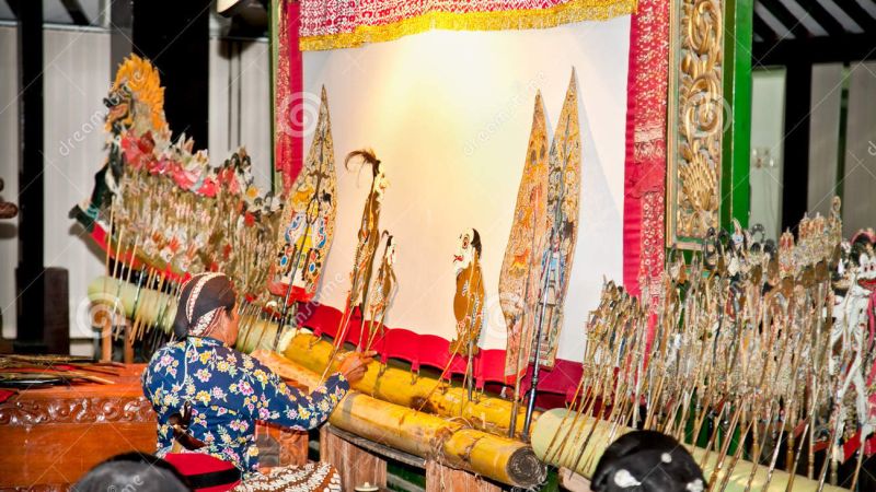 UC Berkeley music team Gamelan Sari Raras will certainly follow this Sunday's efficiency on their bronze-forged tools. English titles will certainly assist inform a tale coming from the Indian legendary ‘Ramayana.'